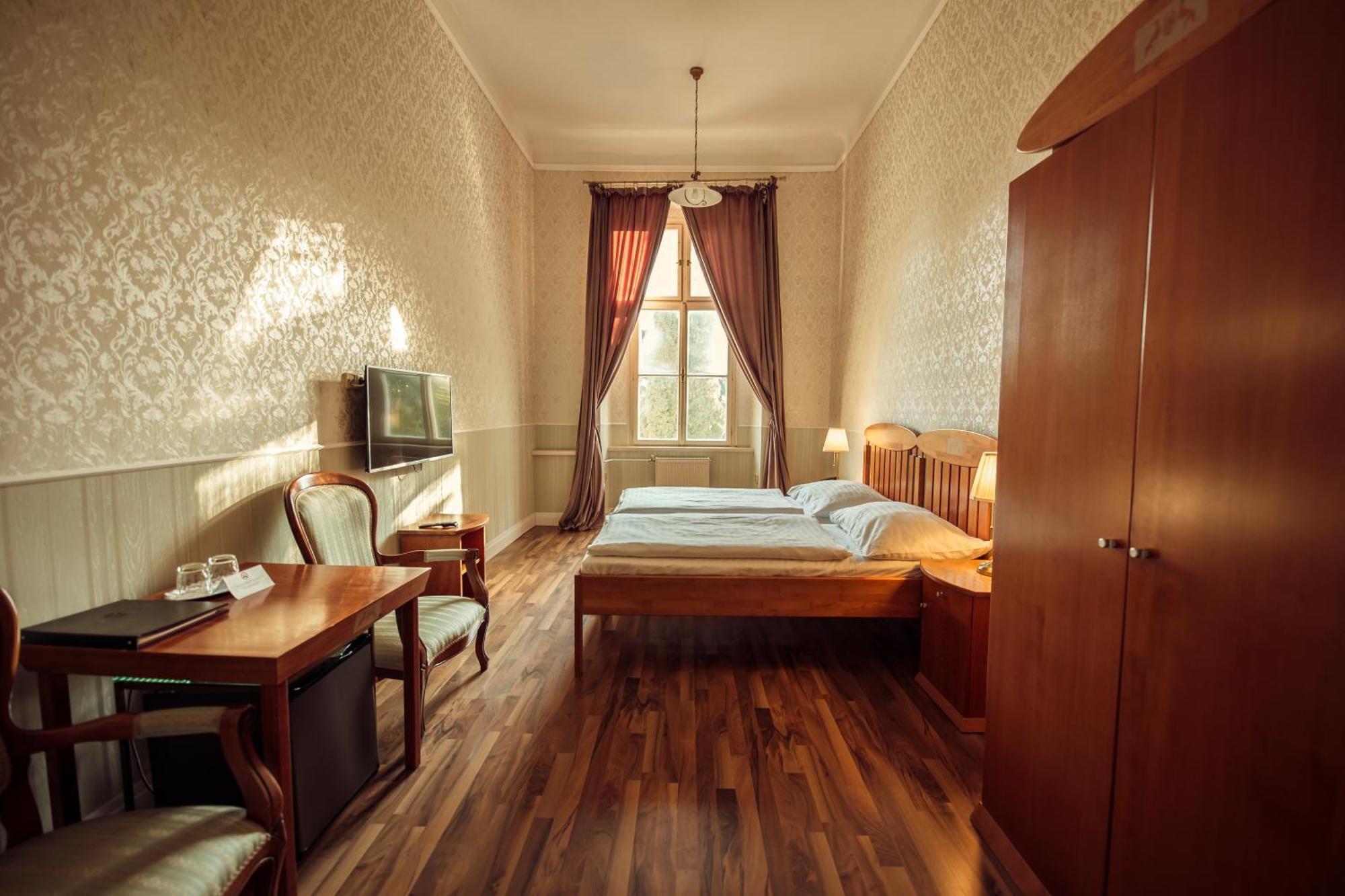 Hotel Kastiel Mojmírovce Zewnętrze zdjęcie