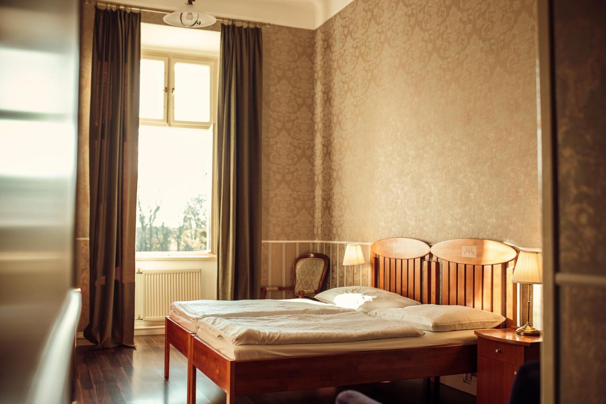 Hotel Kastiel Mojmírovce Zewnętrze zdjęcie