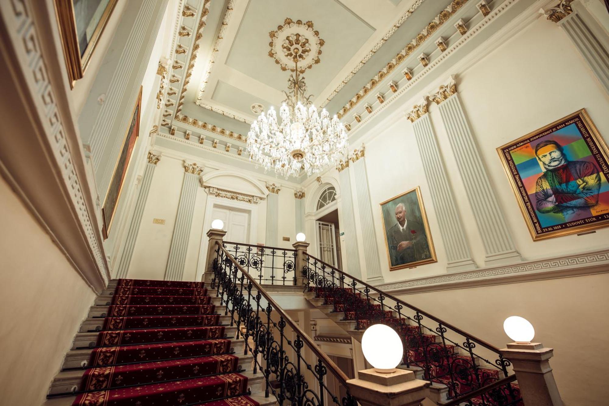 Hotel Kastiel Mojmírovce Zewnętrze zdjęcie