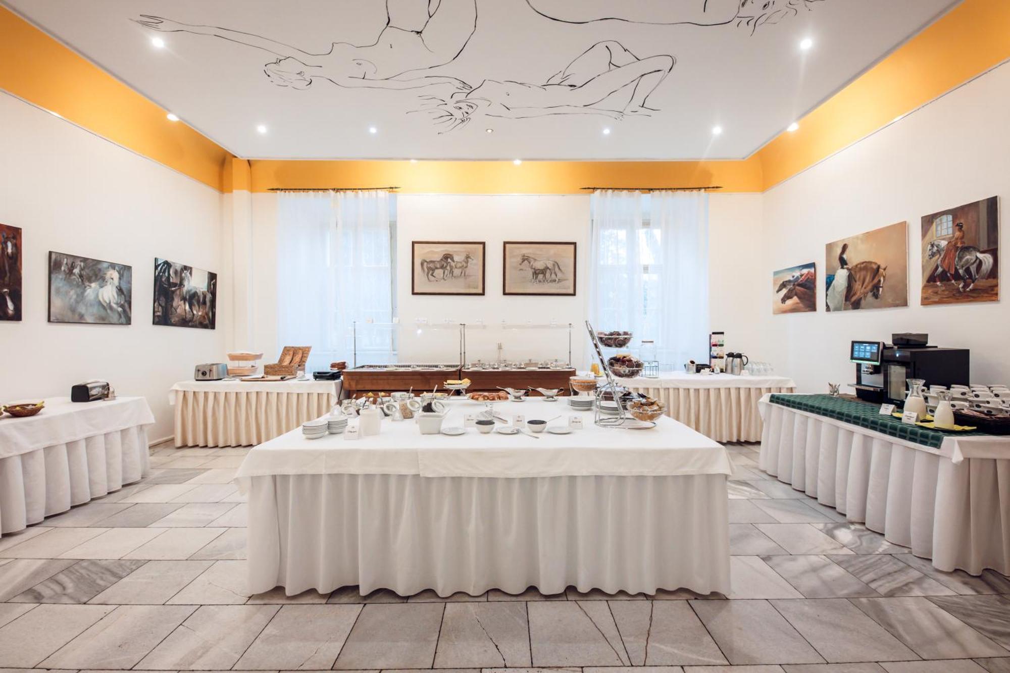 Hotel Kastiel Mojmírovce Zewnętrze zdjęcie