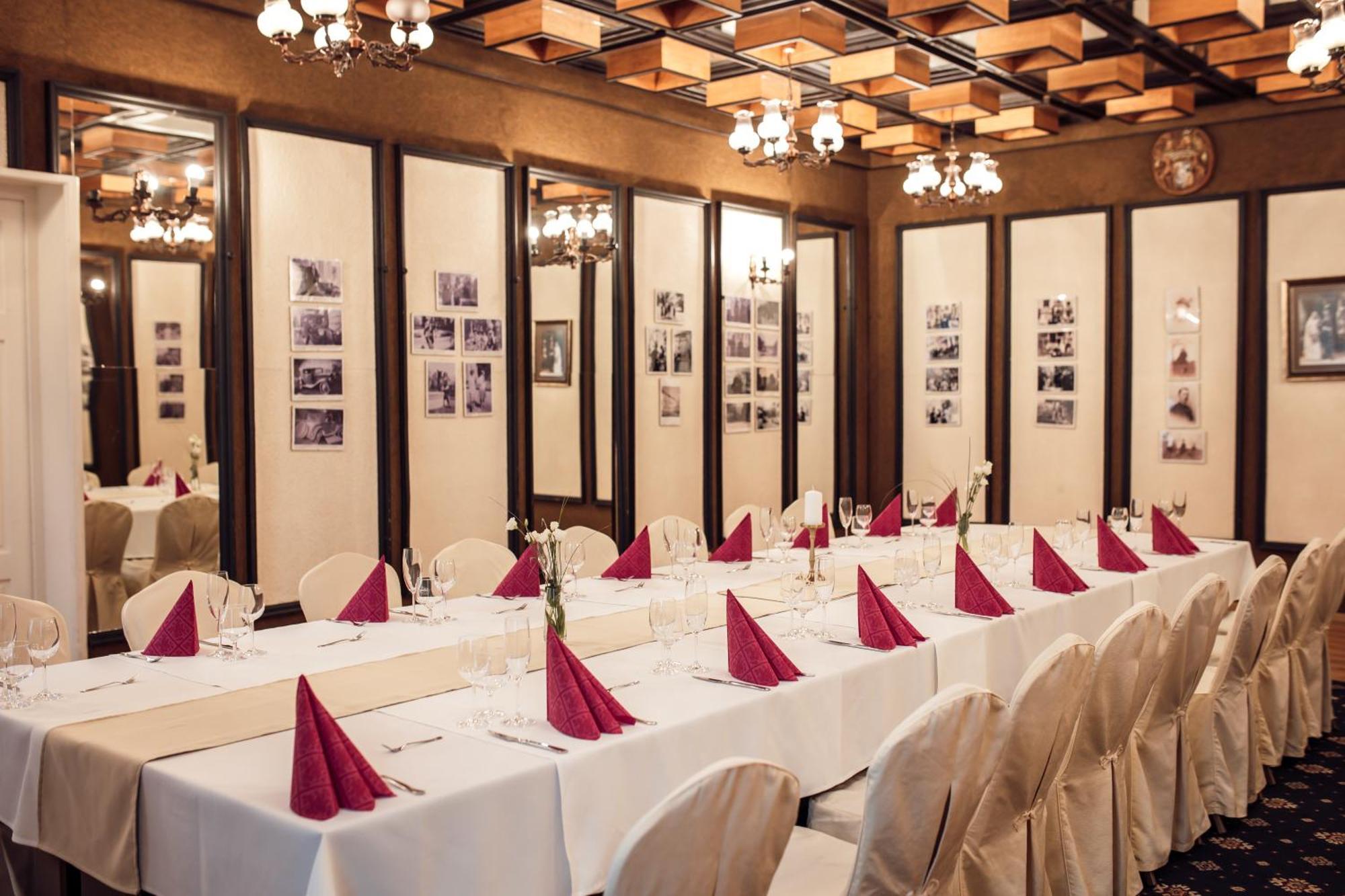 Hotel Kastiel Mojmírovce Zewnętrze zdjęcie