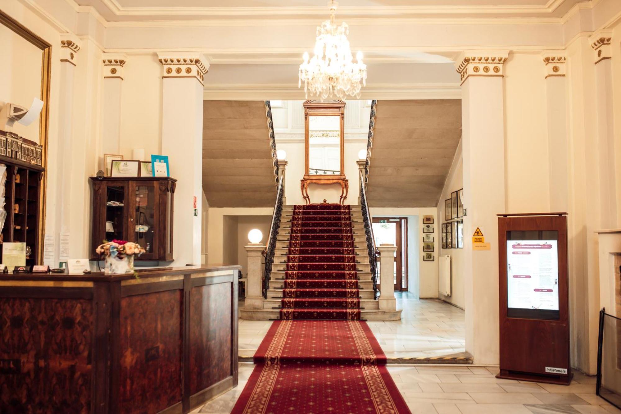 Hotel Kastiel Mojmírovce Zewnętrze zdjęcie