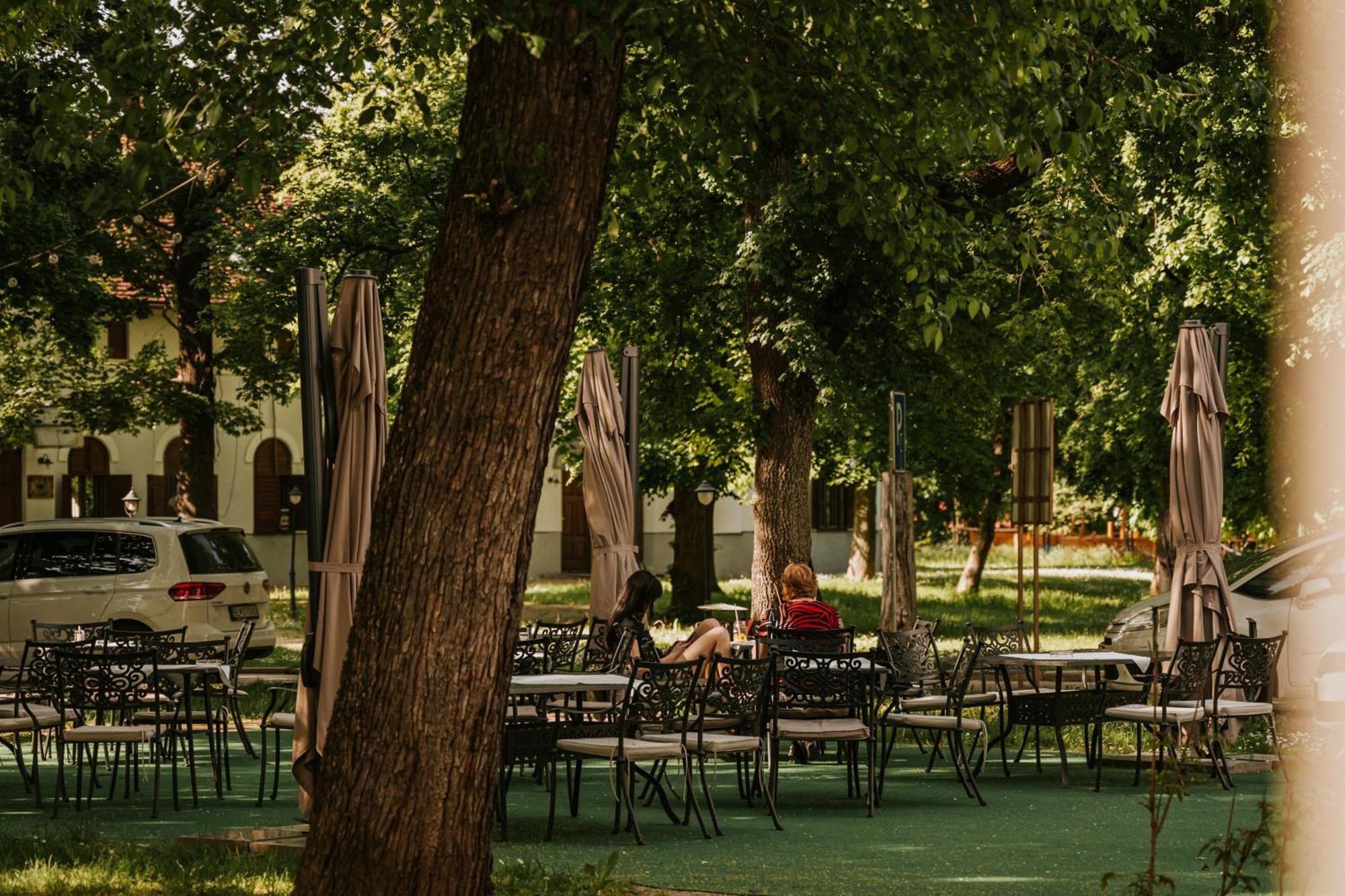 Hotel Kastiel Mojmírovce Zewnętrze zdjęcie